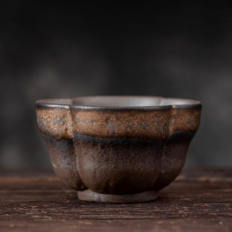 Japanese-style handmade Pottery Flower Gilding Iron Glaze Teacup